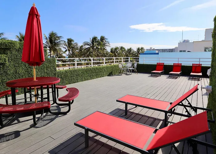Rooftop Retreat On Ocean Drive With Beach View